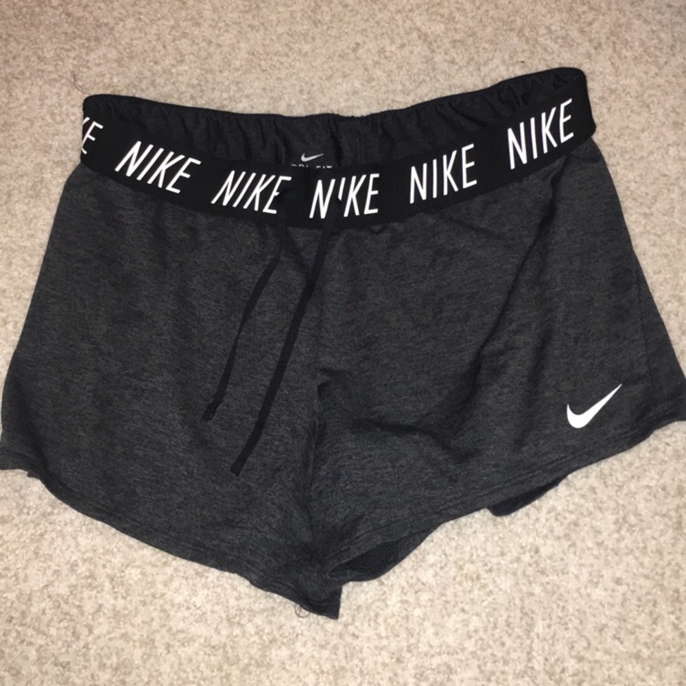 NWOT NIKE SHORTS